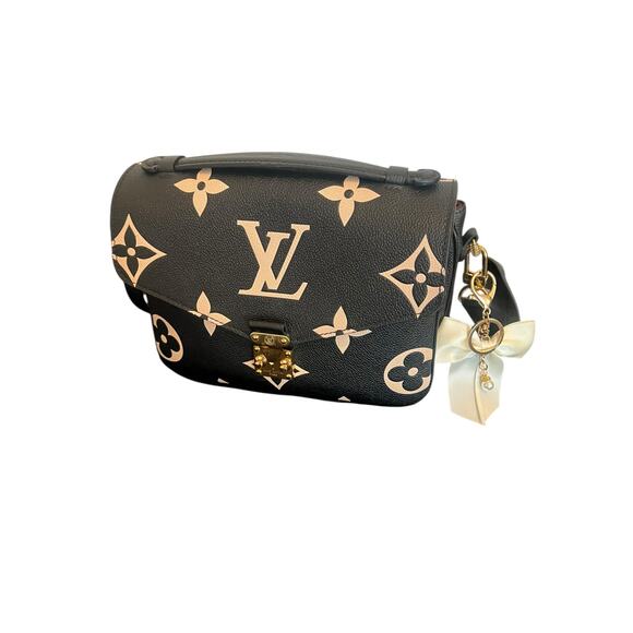 CHARMS KEY CHAIN FOR PURSE HANDBAG BOW PEARL GOLD HARDWARE IVORY - Picture 3 of 6